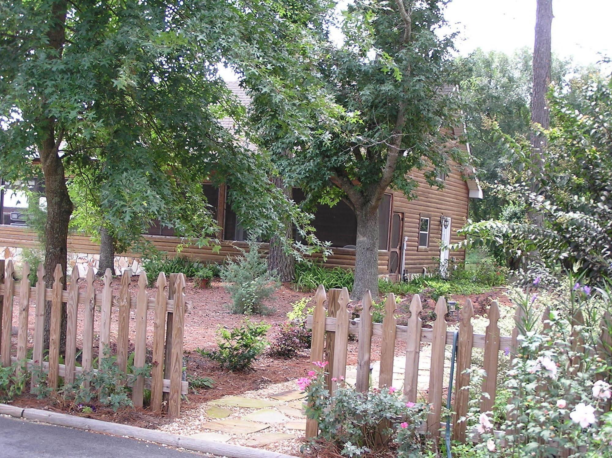 Shalom House Bed And Breakfast Tifton Esterno foto